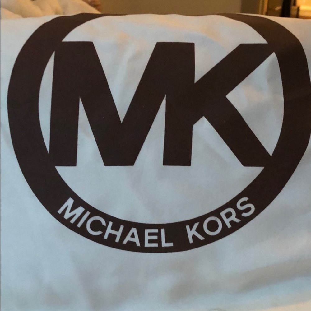 Micheal Kors Purse - Picture 2 of 4